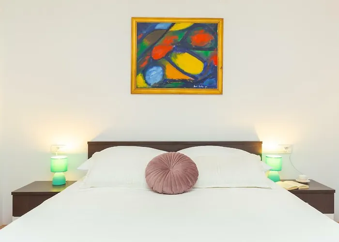 Apartament Colette *