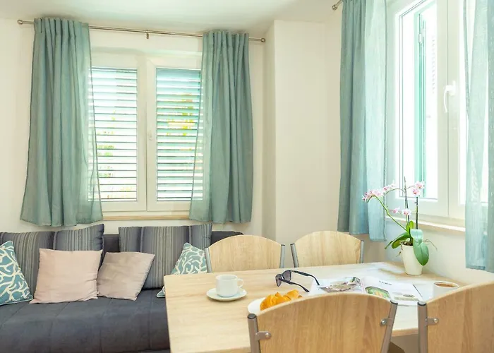 Apartament Colette *